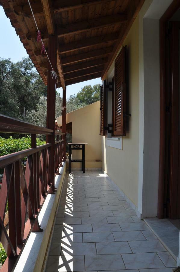 Areti'S Apartment Агиос-Георгиос-Пагон Экстерьер фото